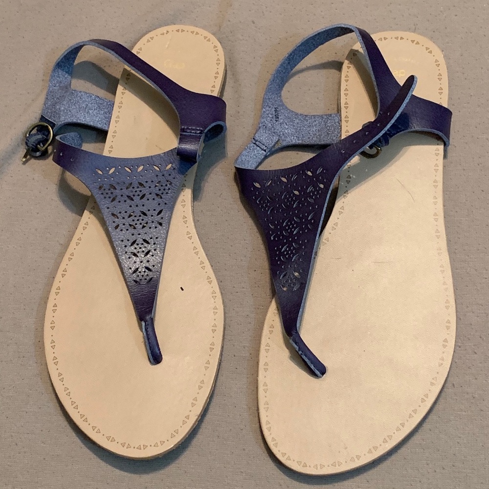 GAP sandals sz 9 very gently used